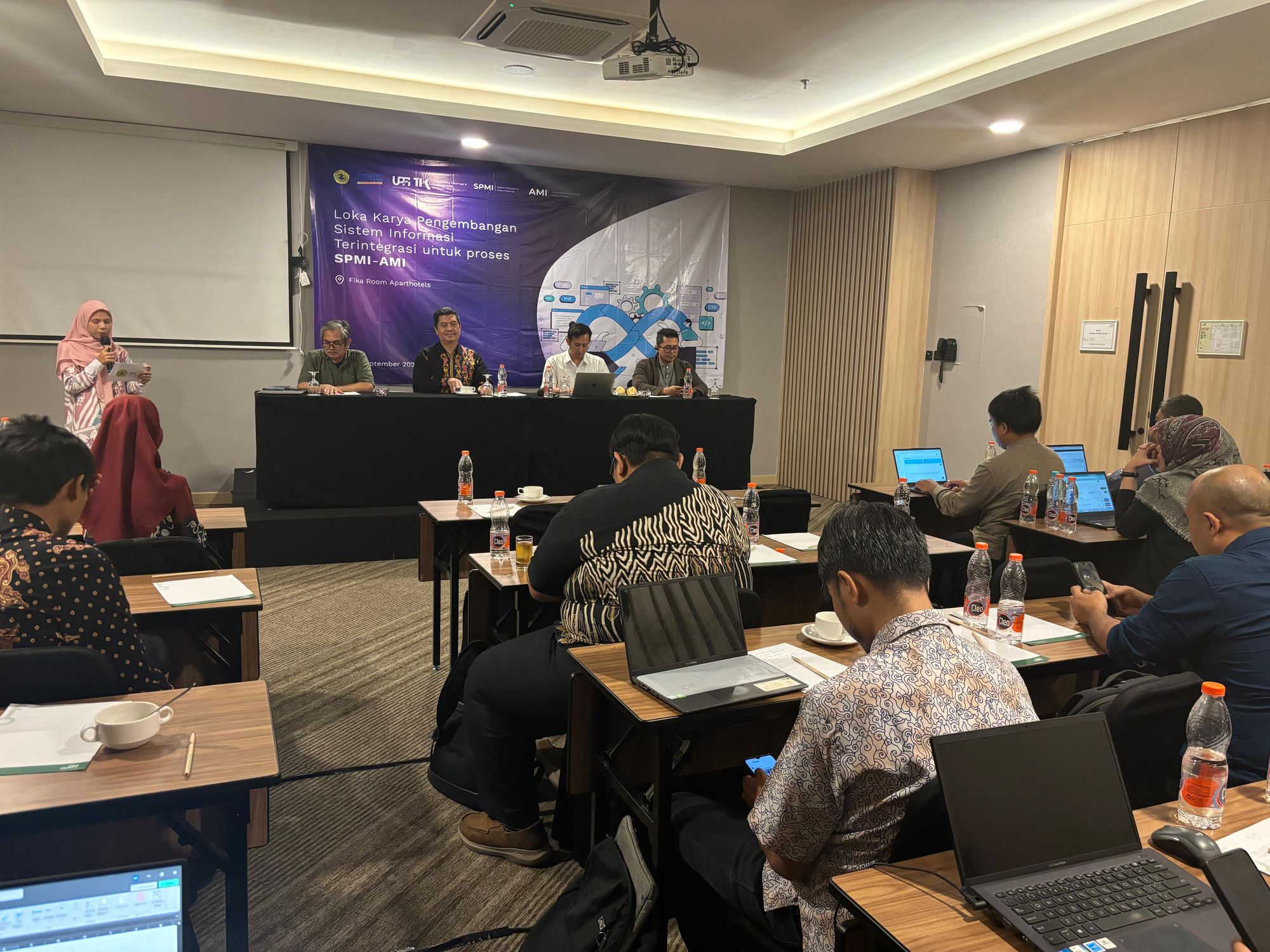 UPA TIK Sukses Gelar Lokakarya Pengembangan Sistem Informasi Terintegrasi untuk SPMI-AMI dan Sistem Akreditasi Sebagai Implementasi Program Revitalisasi PTN-BH Untirta